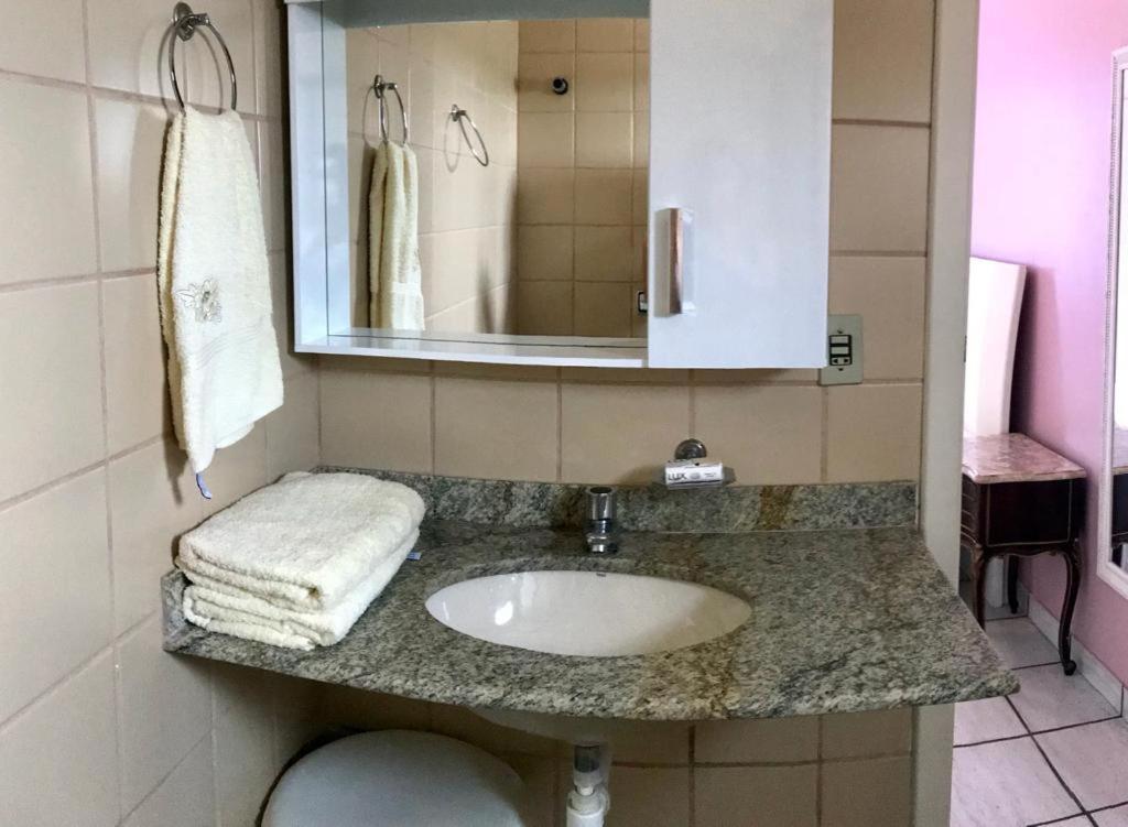 Apartamento Pe Na Areia E Aguas Tranquilas No Centro De Guarapari Εξωτερικό φωτογραφία